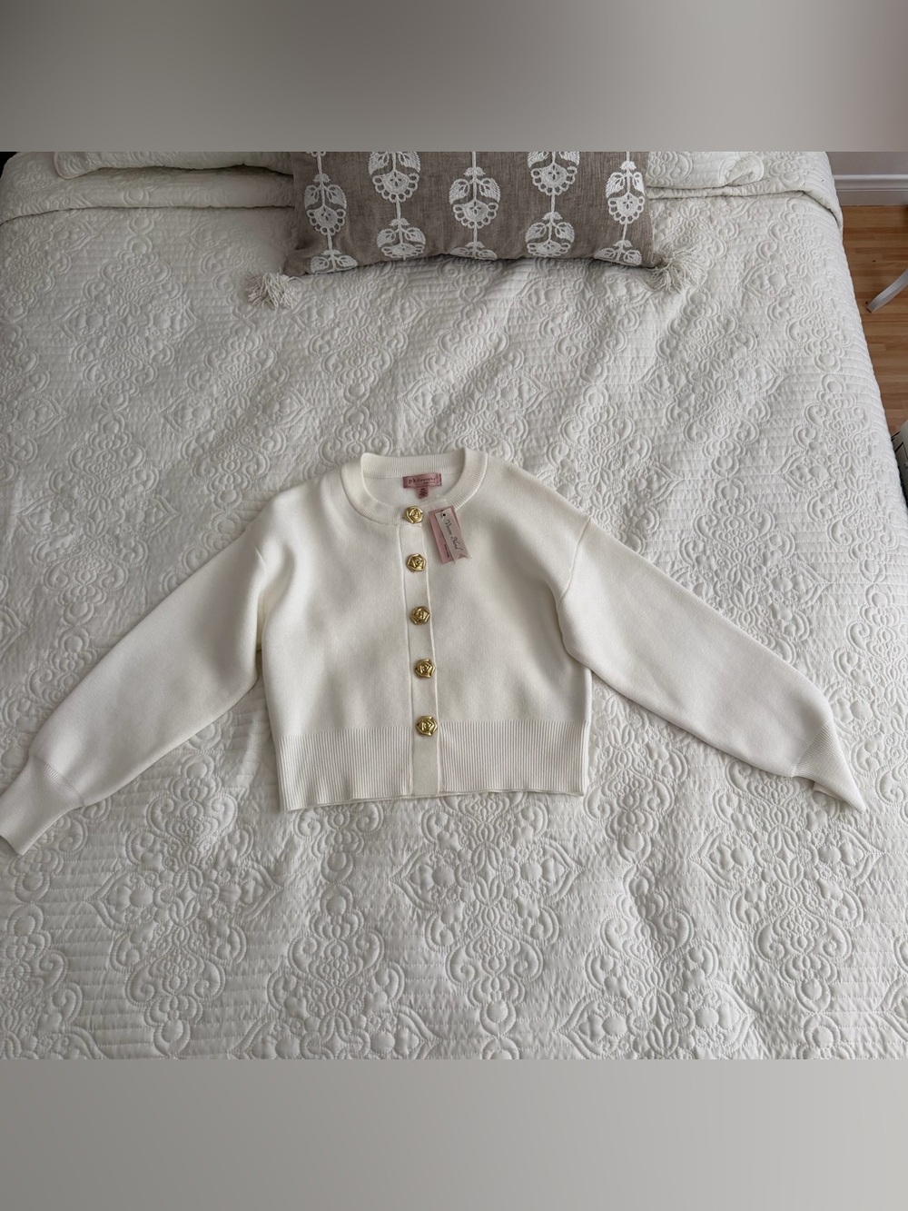 NWT Philosophy Ivory Viscose Blend Cropped Cardigan w/ Gold Rose Buttons - M